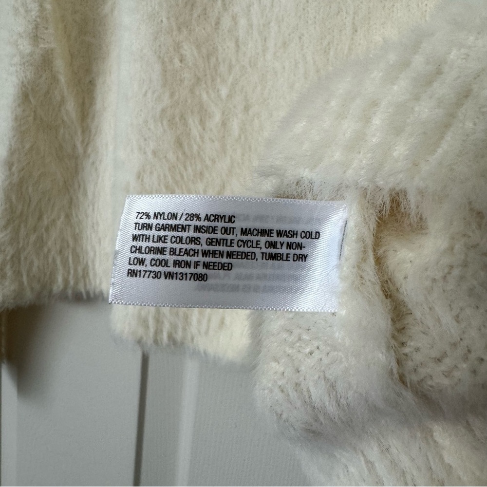 Universal Thread Ivory Fuzzy Sweater Mock Neck Women's Large EUC - Picture 6 of 6